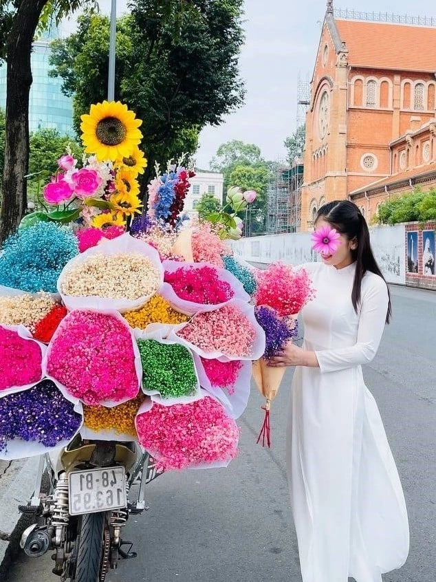 Chốn thiên đường, gái lồn múp, mông cong cớn chờ bạn đập mạnh.